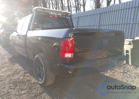 2021 Ram 1500 Classic Express 4X4 6'4 Box из США, поврежденный, VIN 1C6RR7FG6MS574341